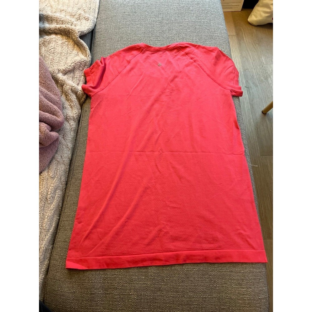 Lululemon Swiftly Tech Short Sleeve Red - Picture 3 of 4